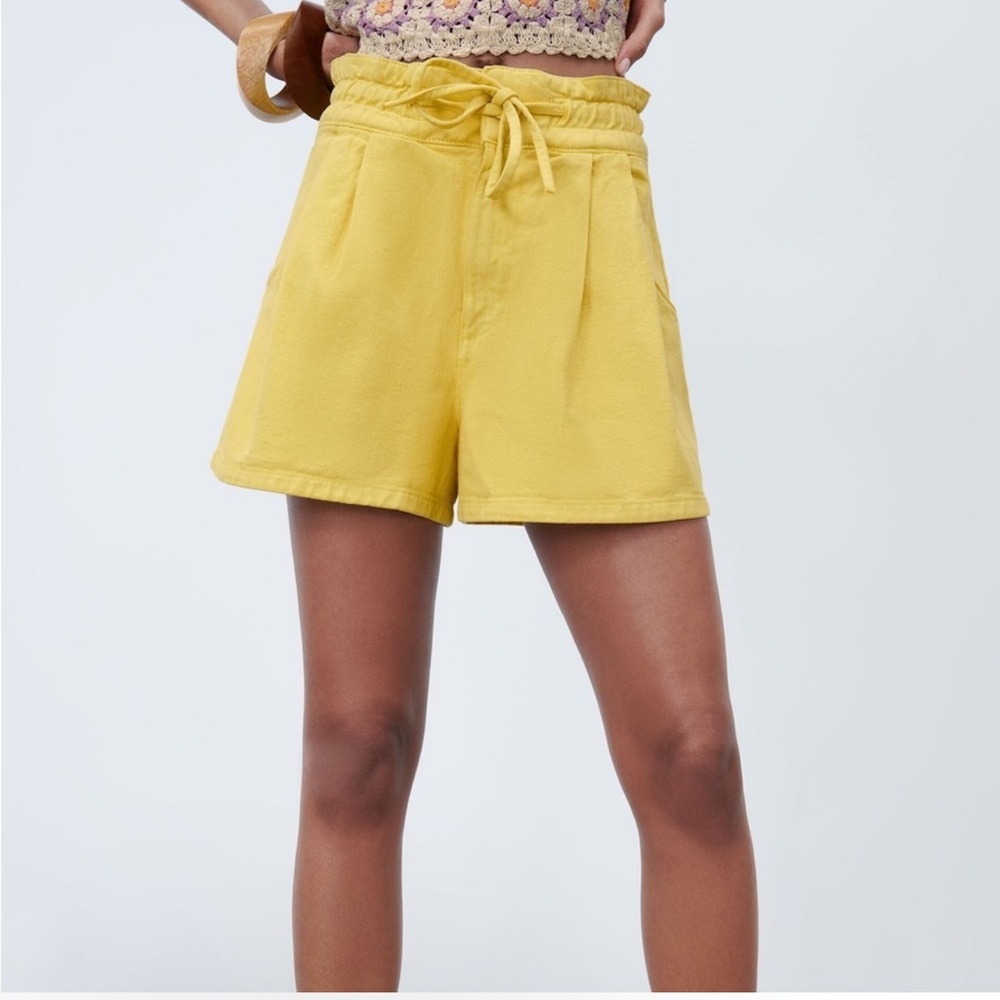 Zara Paperbag Bermuda Shorts in Yellow - Picture 1 of 5